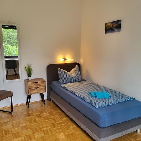 Messe Flughafen Apartment Дюселдорф Екстериор снимка